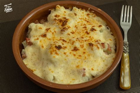Esquema de las capas de una pasta gratinada con bechamel