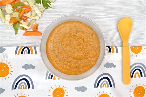 Puré de verduras recién hecho para bebé