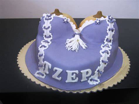 Tort bust de femeie
