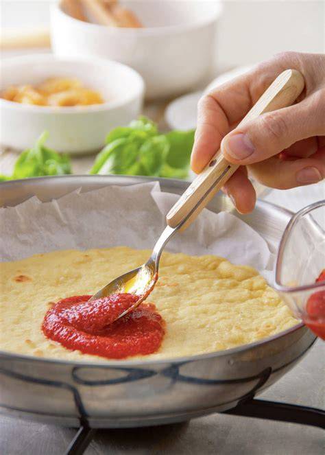 Pasta fritatta napolitana en una sartén