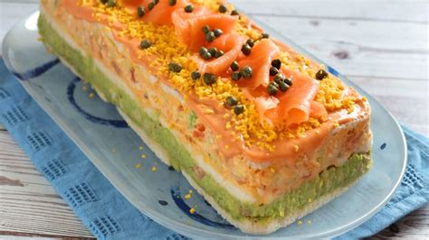 Montaje de pastel frío de salmón