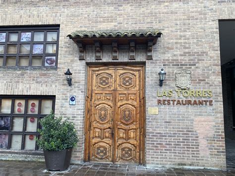 Fachada del Restaurante Las Torres en Zaragoza