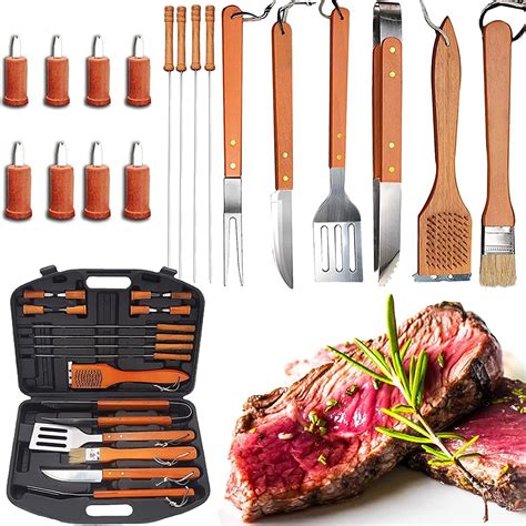 Utensilios para asado: pinzas, pala, cepillo
