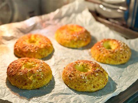 Coca de brioche horneándose en el horno