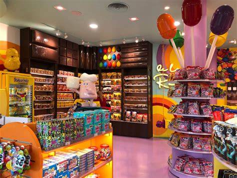Interior de la tienda de dulces Szamos