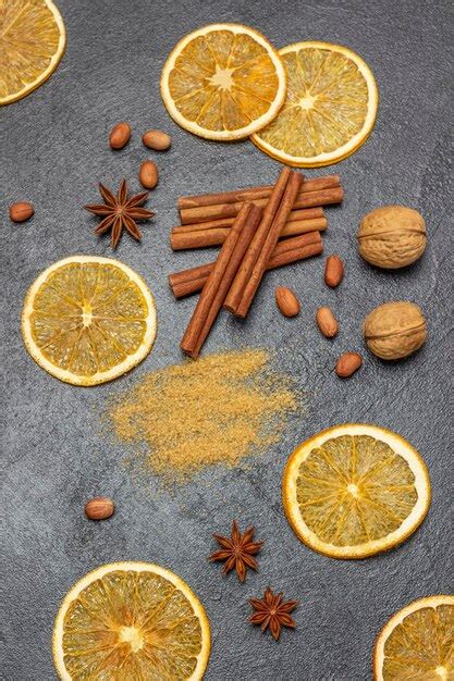 Nueces, azúcar moreno y canela