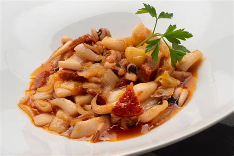 Plato de sepia con sobrasada y miel