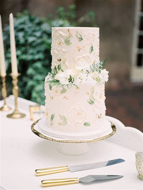 Tarta de boda de dos pisos decorada