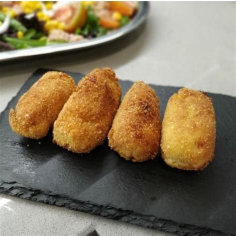 Detalle de croquetas sin lactosa