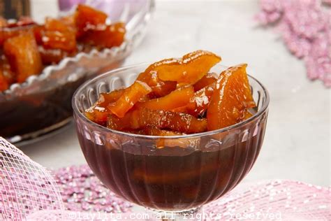 Dulce de lechosa en un plato