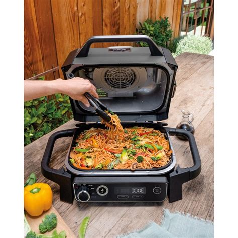Alimentos cocinados en la Ninja Woodfire OG701EU