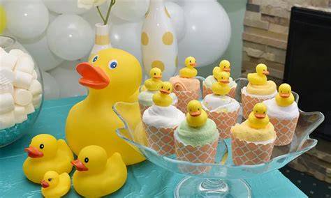 Cupcakes decorados con patitos de goma