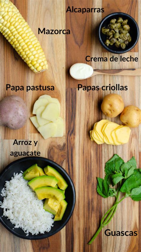 Ingredientes principales del Ajiaco Colombiano: pollo, maíz y diferentes tipos de papa