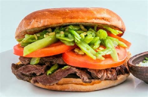 Sándwich Chacarero con apio aparte