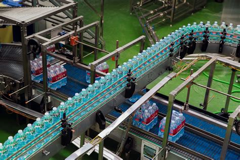 Planta embotelladora de Coca-Cola y un pozo de agua