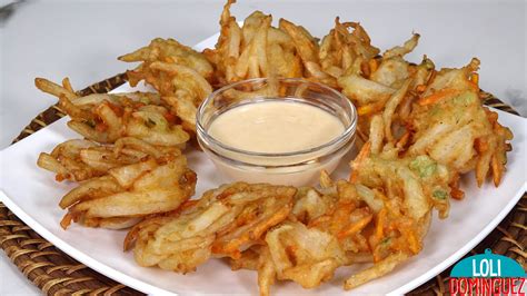 variedad de verduras frescas y snacks de verduras fritas crujientes
