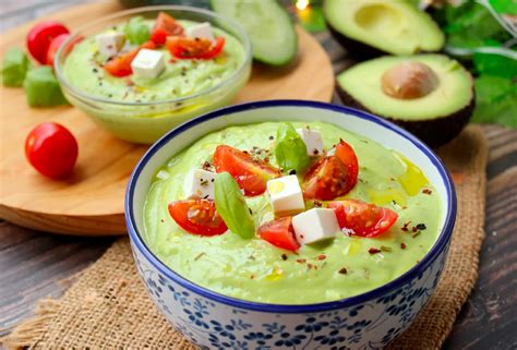 Ingredientes para gazpacho de aguacate y kéfir