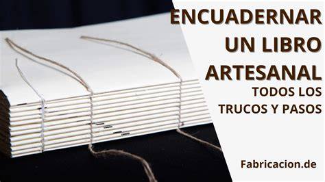 Ilustración de encuadernación media pasta con detalles en piel y papel