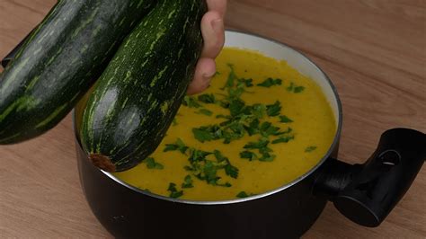 Pasos de preparación de la sopa de calabacín con Thermomix