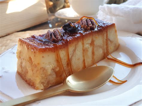 Pudin de pan duro con frutas