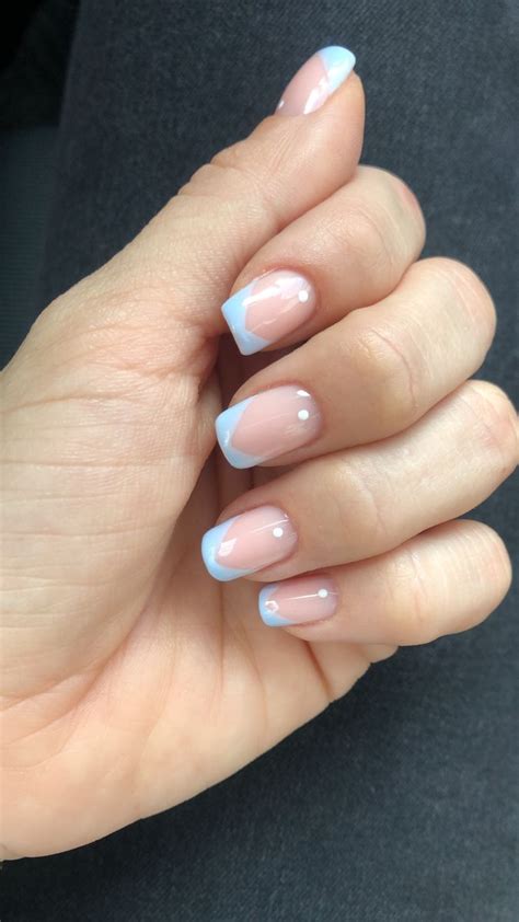 manicura francesa azul pastel
