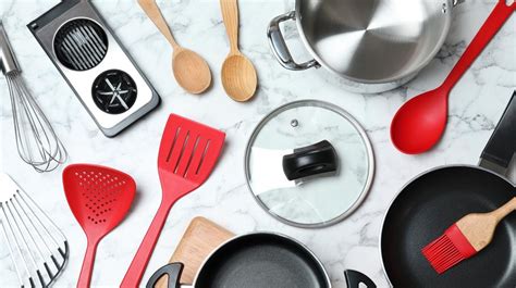 Utensilios básicos de cocina para preparar ensalada