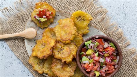 Patacones dorados y crujientes