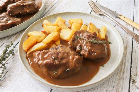 Plato de carrillada con patatas del Restobar Pan Comido