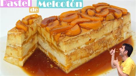 Pastel de melocotón sin horno decorado