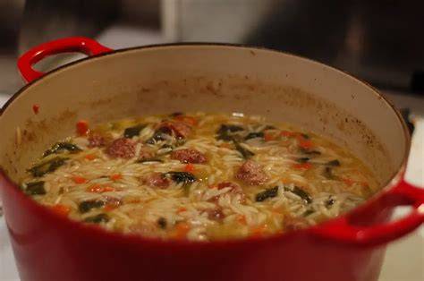 Origen e historia de la sopa minestra maritata