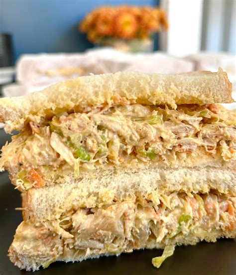 Sándwiches de ensalada de pollo