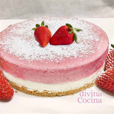 Tarta de Fresa y Nata en varias capas con fresas frescas