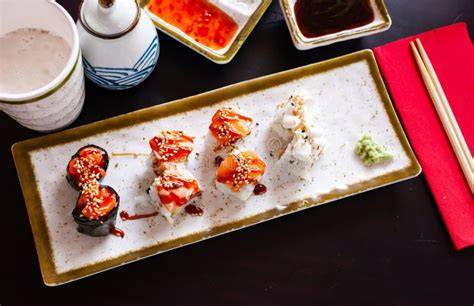 Plato variado de sushi y makis servido en Restaurante Gran China
