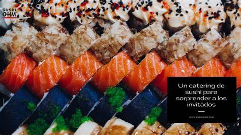 Bandeja de catering de sushi lista para un evento de Catering Sushisima