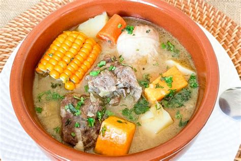 Sopa de Sancocho con todos sus ingredientes