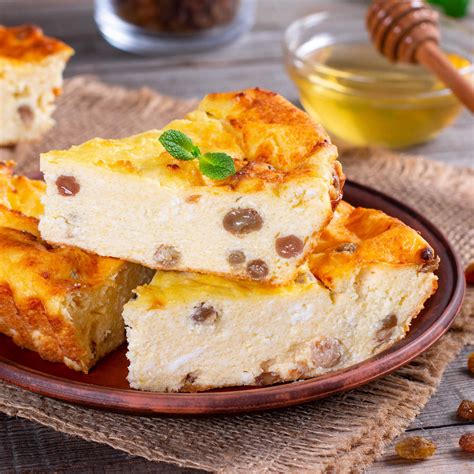 Sernik, tarta de queso polaca con pasas