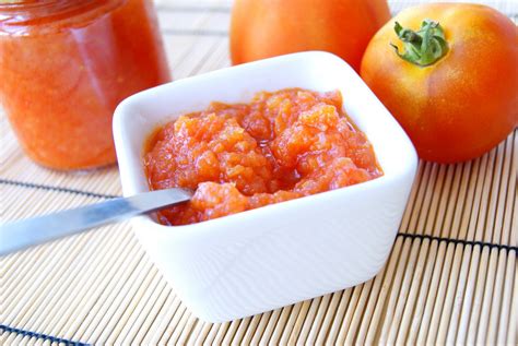 Thermomix preparando tomate frito
