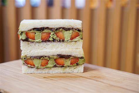Variedad de sándwiches de fruta japoneses