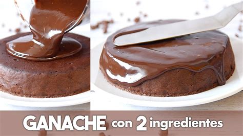 Proceso de aplicación de ganache en una hoja de modelado para tarta lateral.