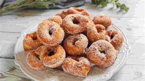 Rosquillas de nata recién fritas
