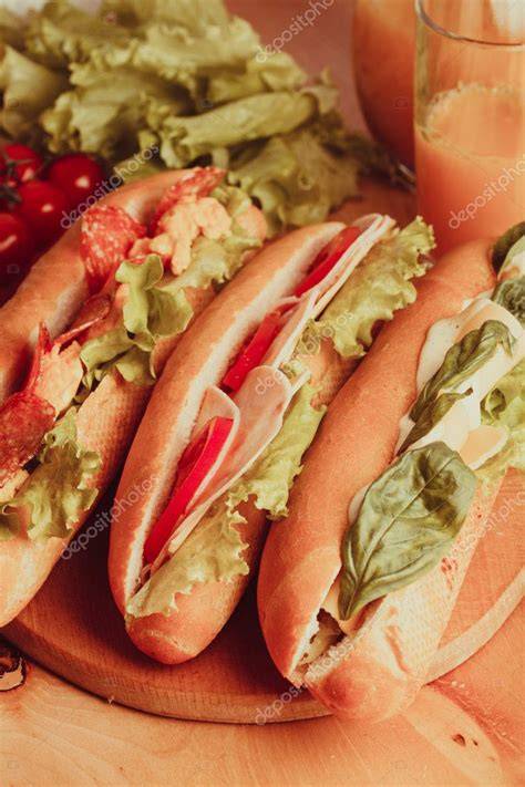 Fotografía de diversos tipos de sándwiches internacionales