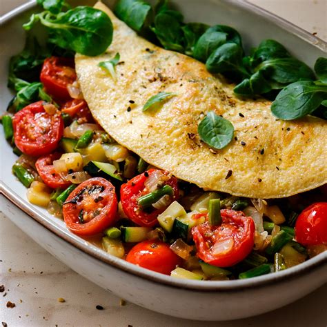 Tortilla con mozzarella fresca y tomates cherry