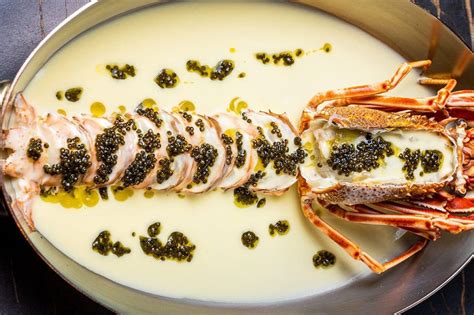 Ensalada más cara del mundo con langosta y caviar