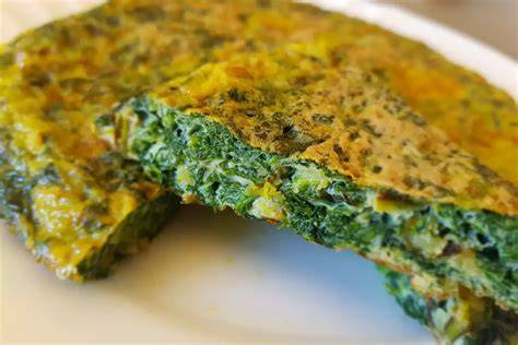 Tortilla de espinacas y ajos tiernos