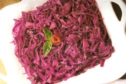 Ensalada de repollo colorado, pera y remolacha