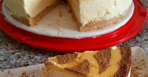 Tarta mousse de natillas con la cobertura lista para refrigerar