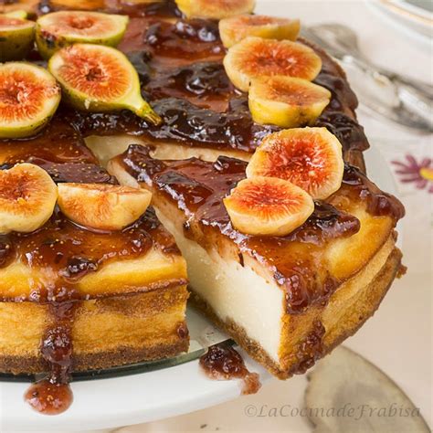 Tarta de higos secos recién horneada