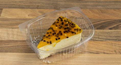 selección de diversos postres elaborados con maracuyá