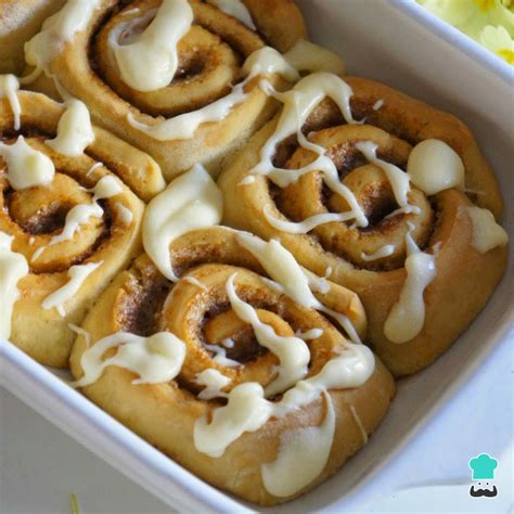Rollos de canela con glaseado de queso crema