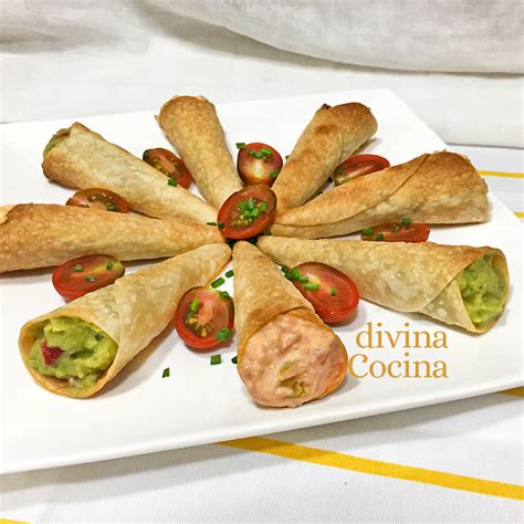 Cucuruchos de pan de molde rellenos listos para hornear